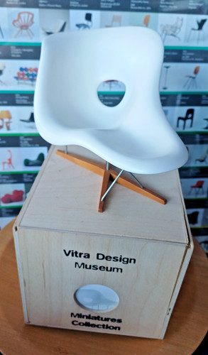 Vitra miniatures collection - miniatures,
