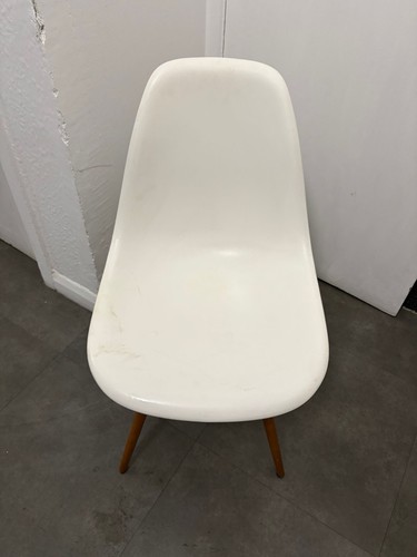 Vitra plastic chair 79576 - plastic,