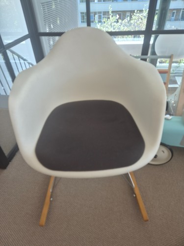 The eames rar plastic - eames,