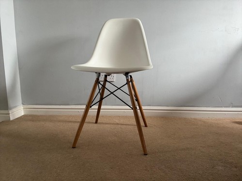 Vitra eames dsw chair - vitra,