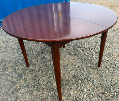 Round extending dining table - round,