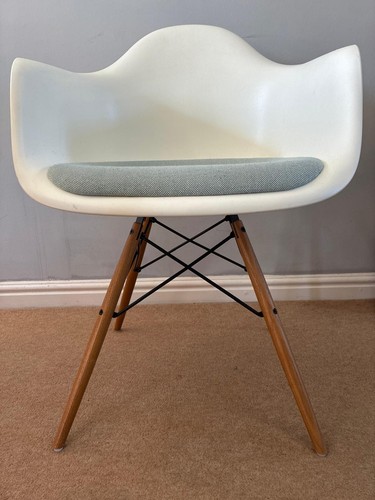 Authentic vitra eames - authentic,
