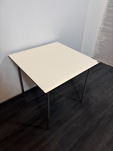 Vitra black and white - black,